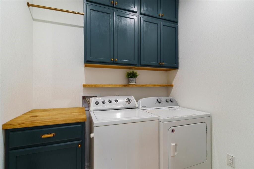 376 Papaya Dr, Buda, TX 78610