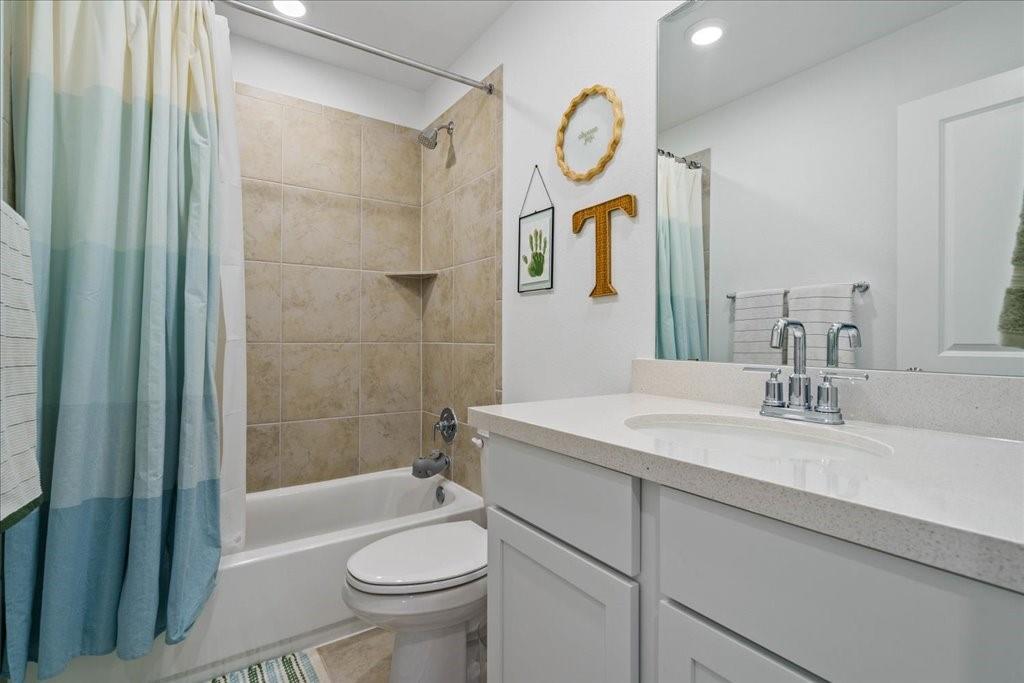 376 Papaya Dr, Buda, TX 78610