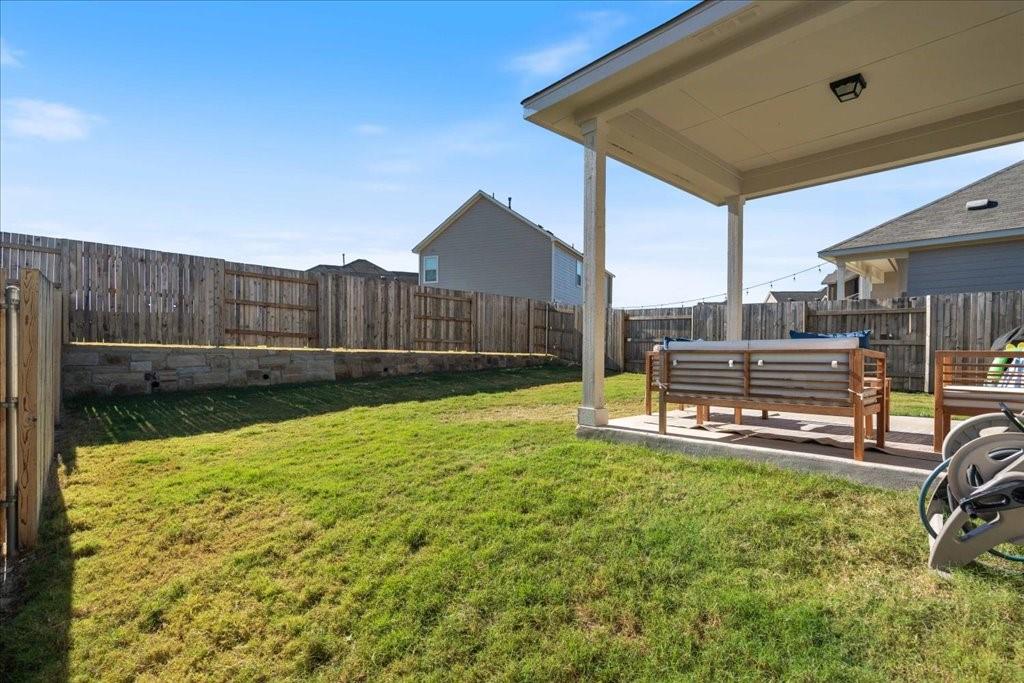 376 Papaya Dr, Buda, TX 78610