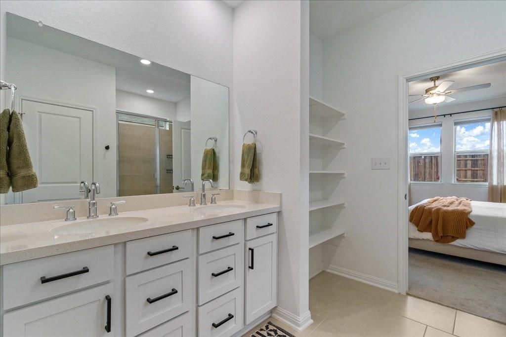 376 Papaya Dr, Buda, TX 78610