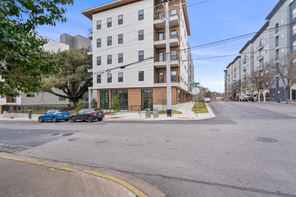 2500 Longview St # 105, Austin, TX 78705