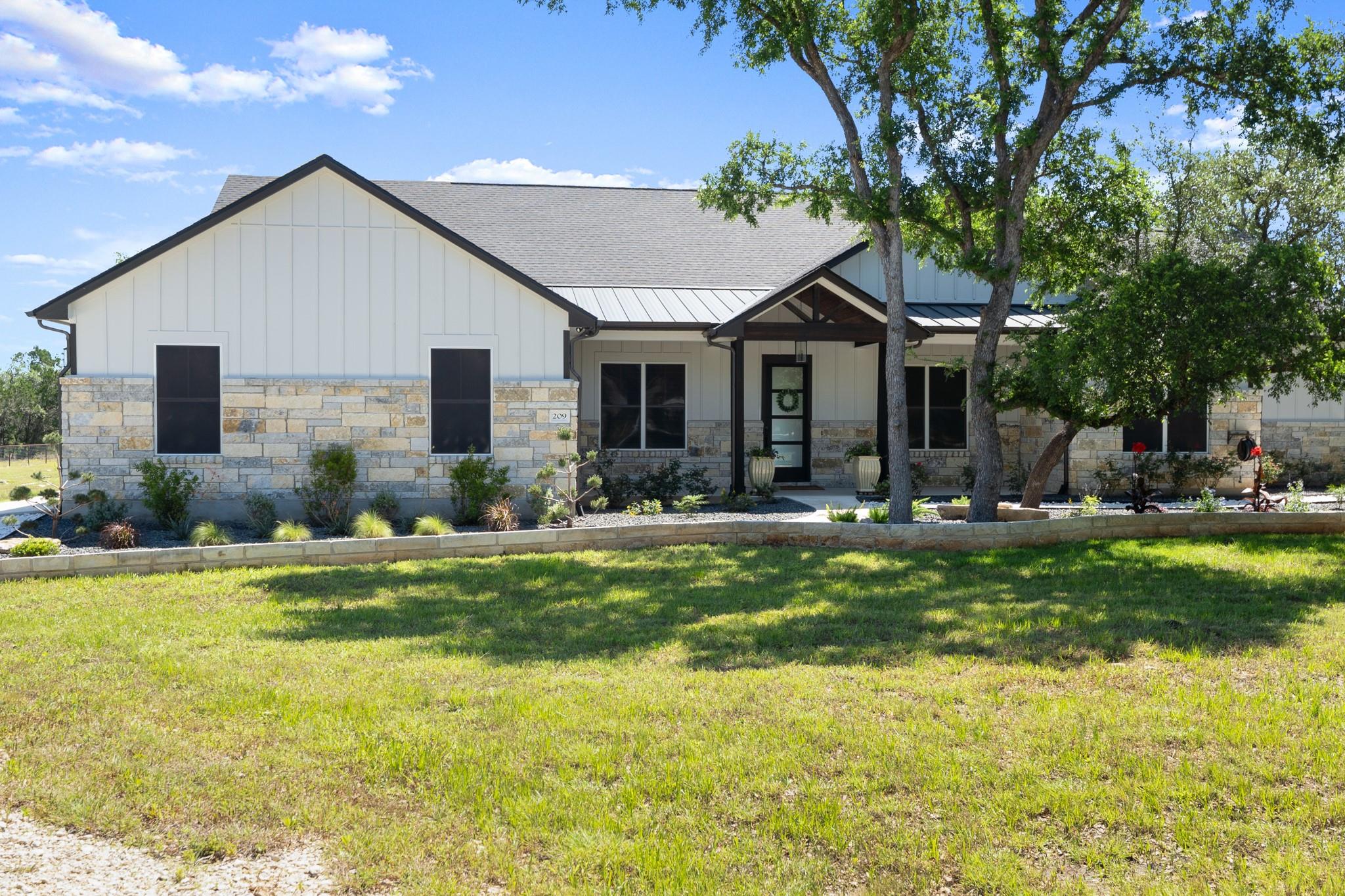 209 Esperanza Petal Pass, Liberty Hill, TX 78642