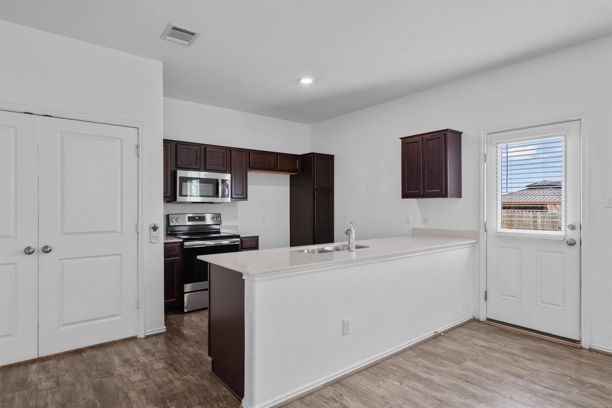791 Circle Way, Jarrell, TX 76537