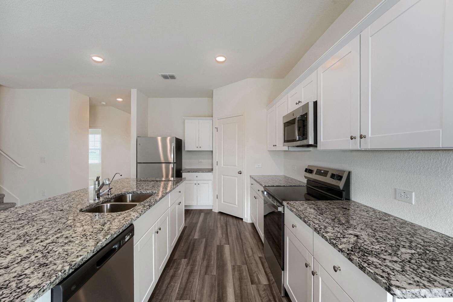 124 Mullen Way, Taylor, TX 76574