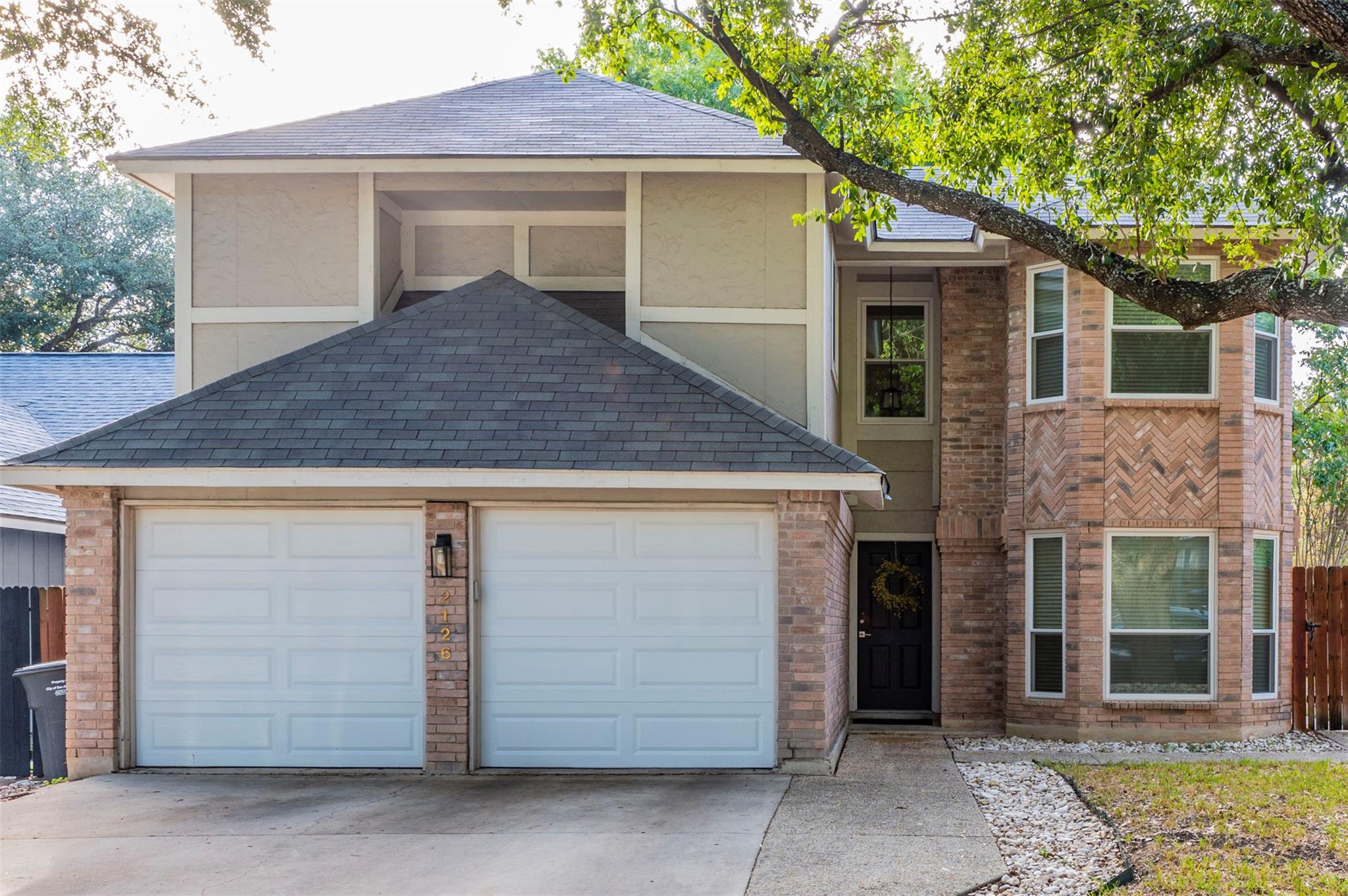 2126 River Hollow Dr, San Antonio, TX 78232