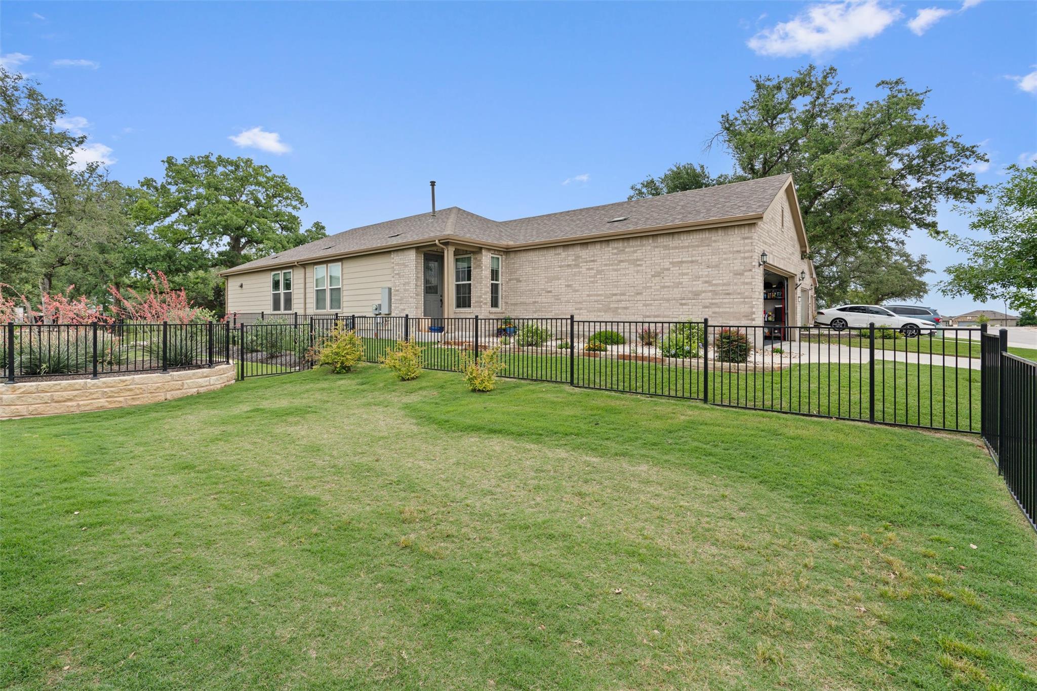 121 Winterhorse Cv, Georgetown, TX 78633