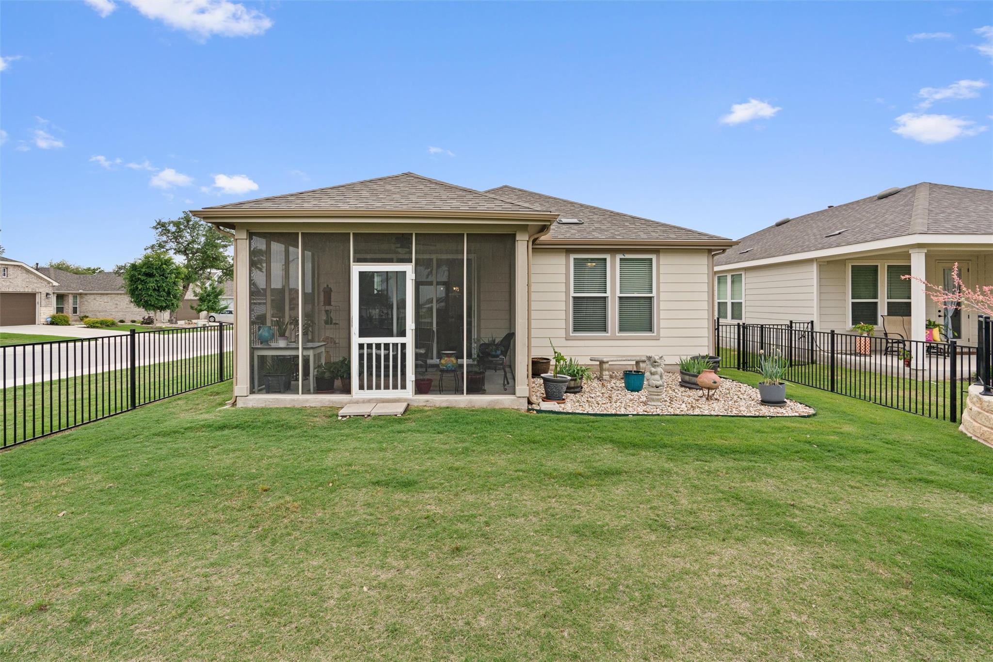 121 Winterhorse Cv, Georgetown, TX 78633