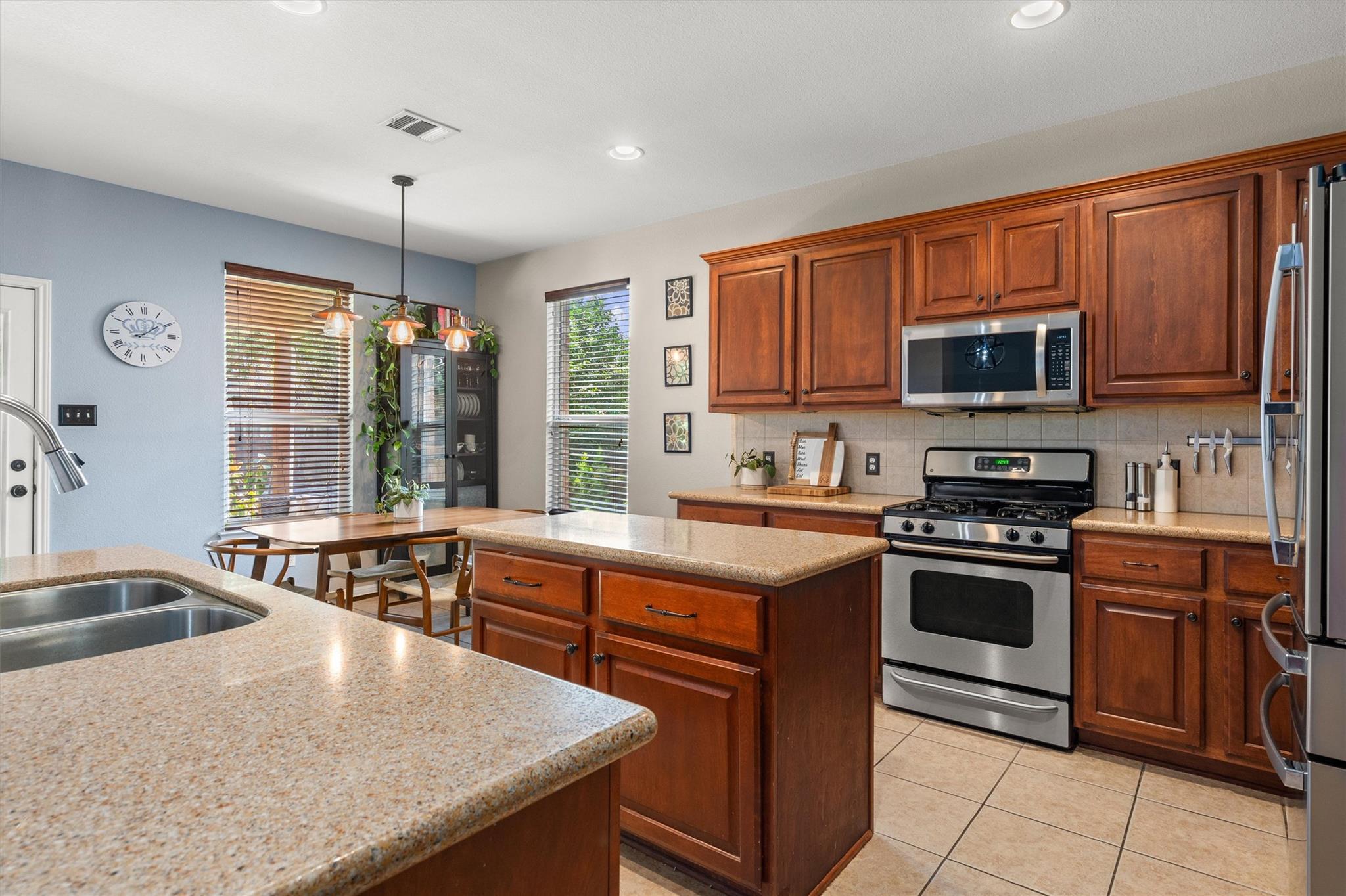 112 Justin Leonard Dr, Round Rock, TX 78664