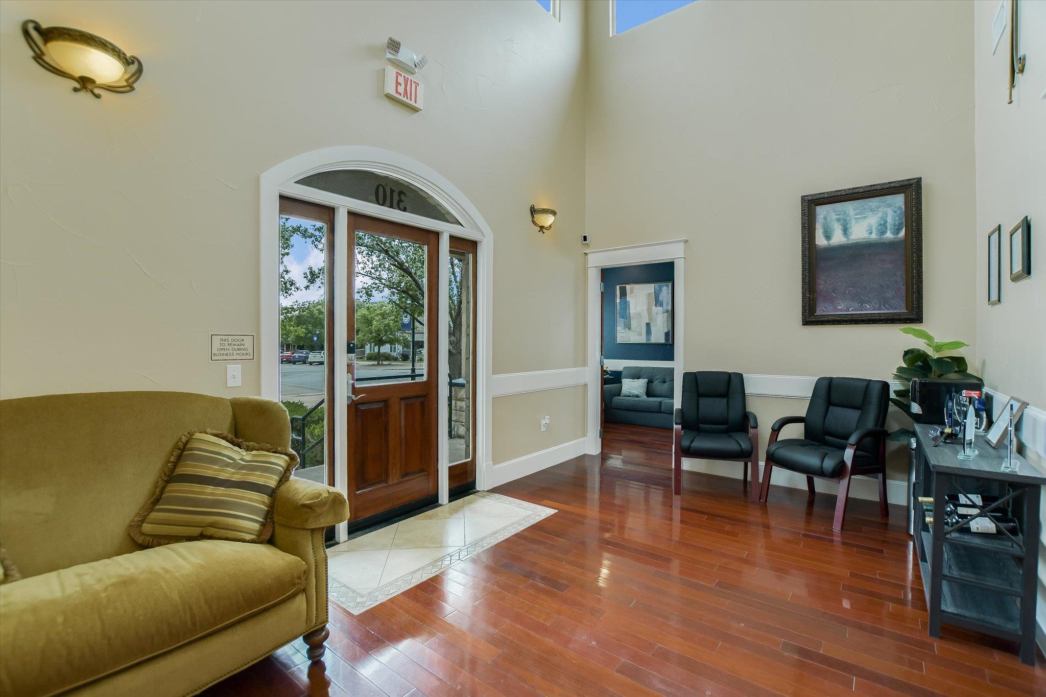 310 W Main St # 204, Round Rock, TX 78664