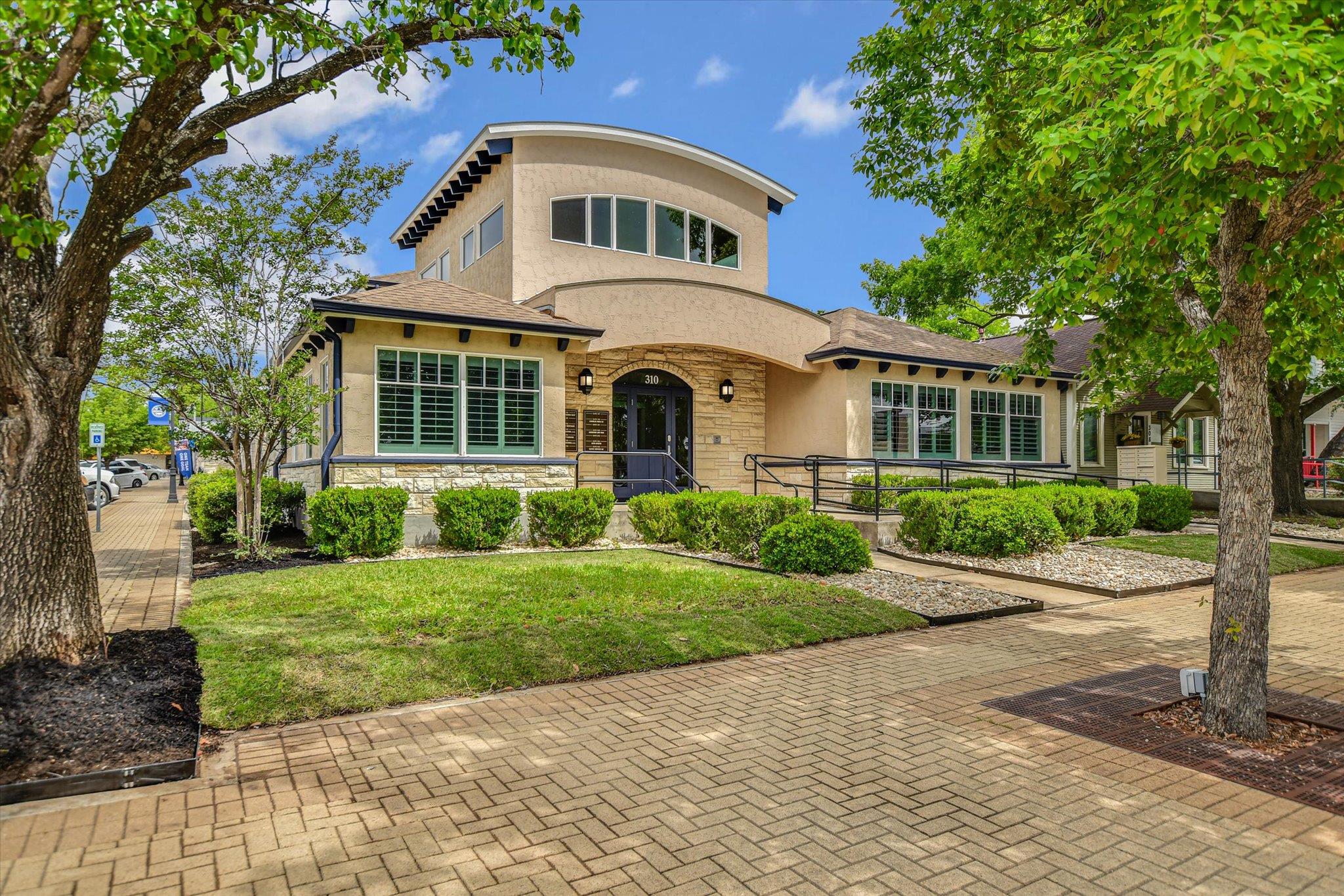 310 W Main St # 204, Round Rock, TX 78664