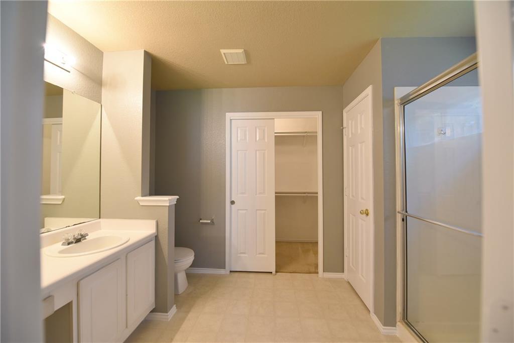2813 Greenlee Dr, Leander, TX 78641