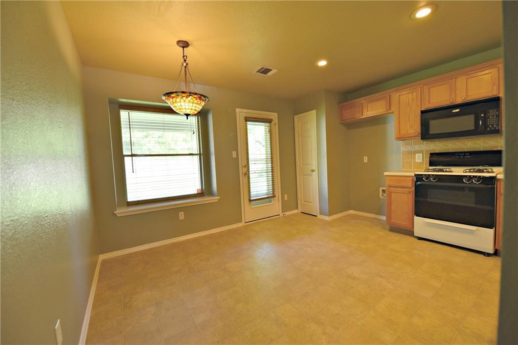 2813 Greenlee Dr, Leander, TX 78641