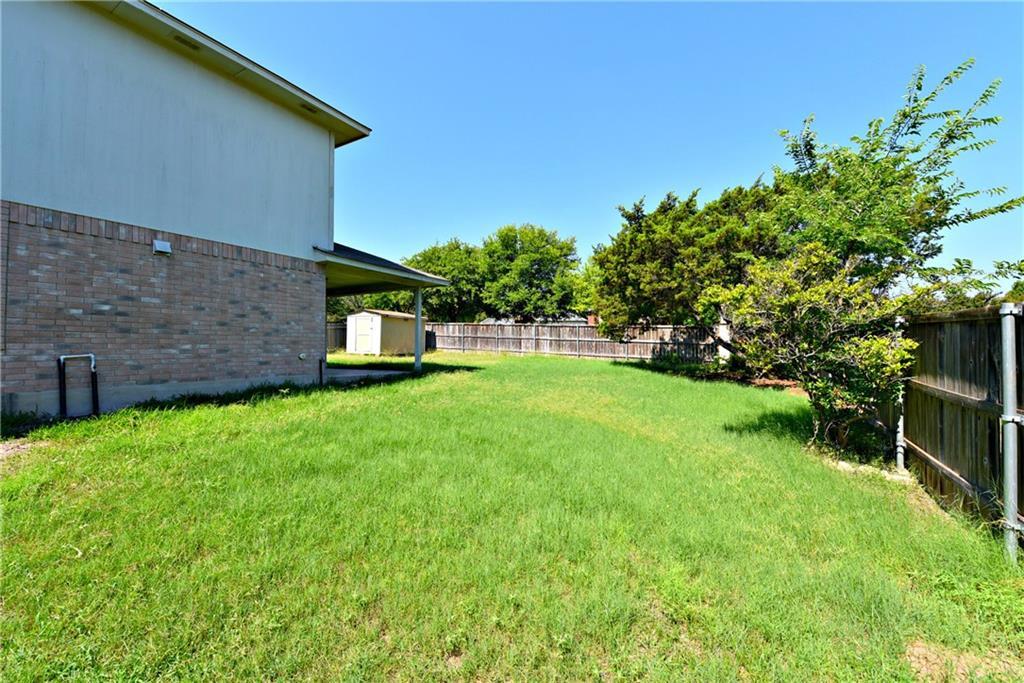2813 Greenlee Dr, Leander, TX 78641