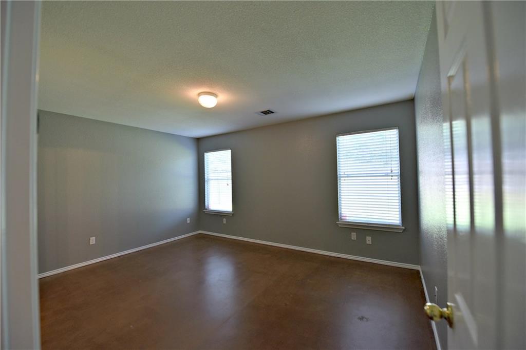 2813 Greenlee Dr, Leander, TX 78641
