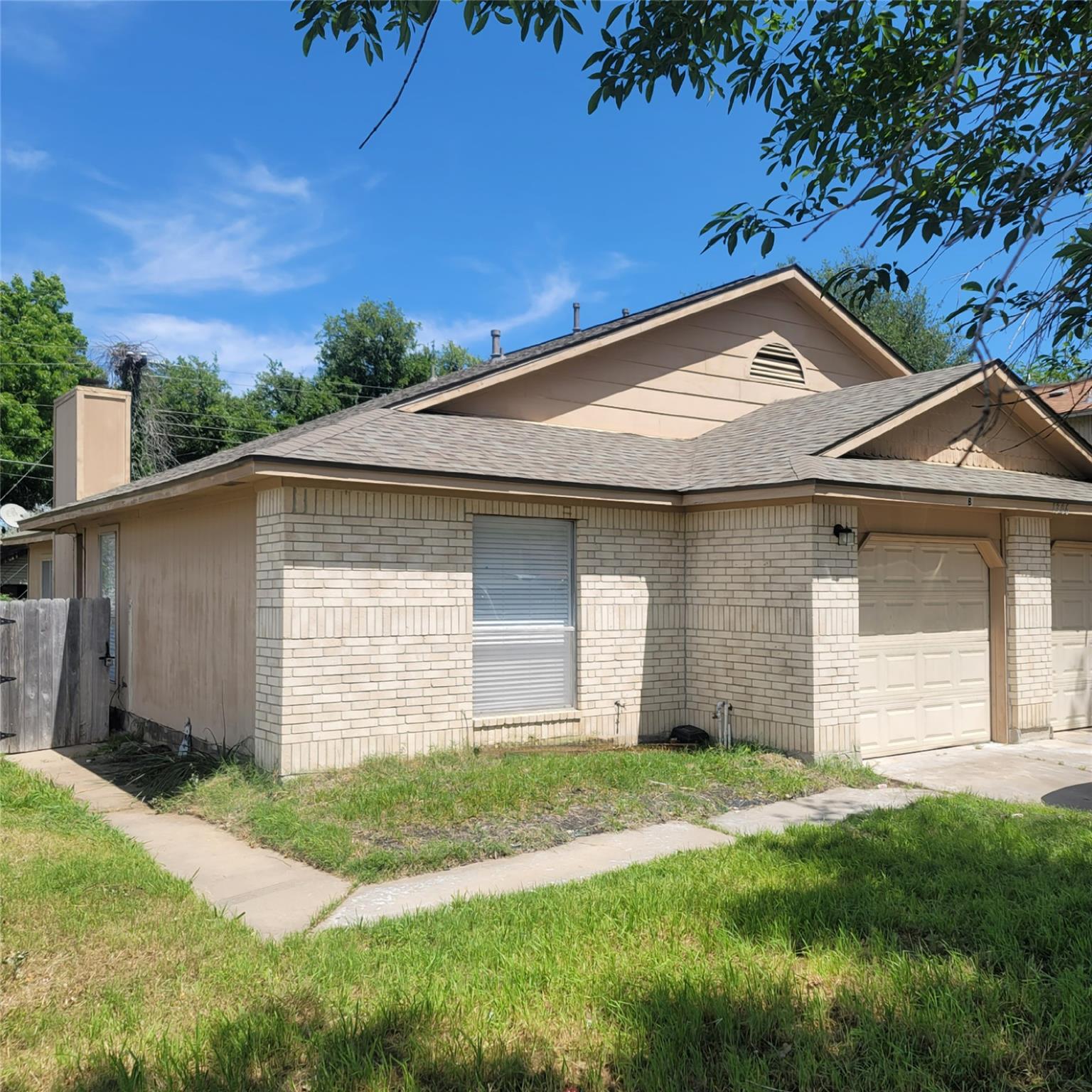 1306 York Castle Dr # B, Pflugerville, TX 78660