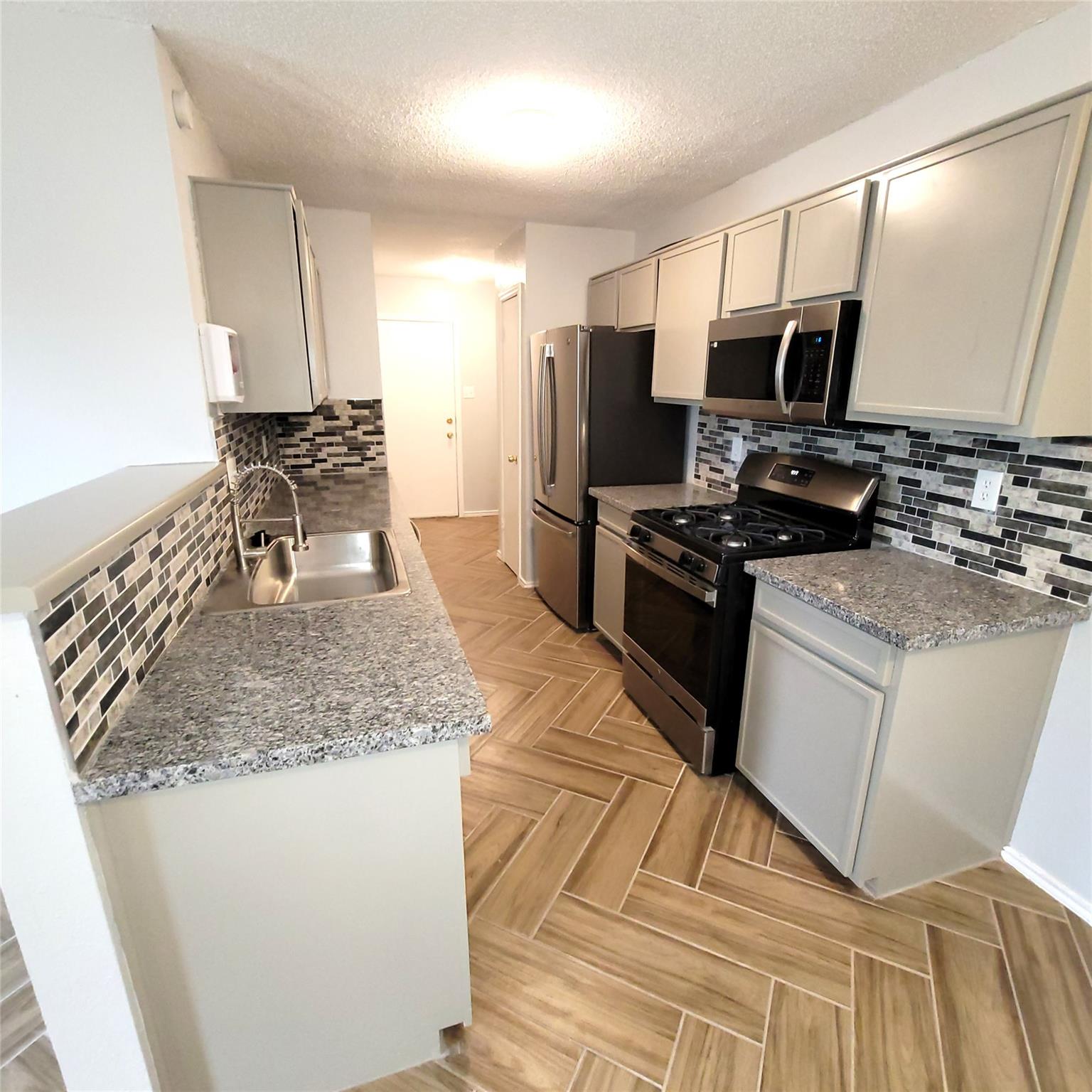 1306 York Castle Dr # B, Pflugerville, TX 78660
