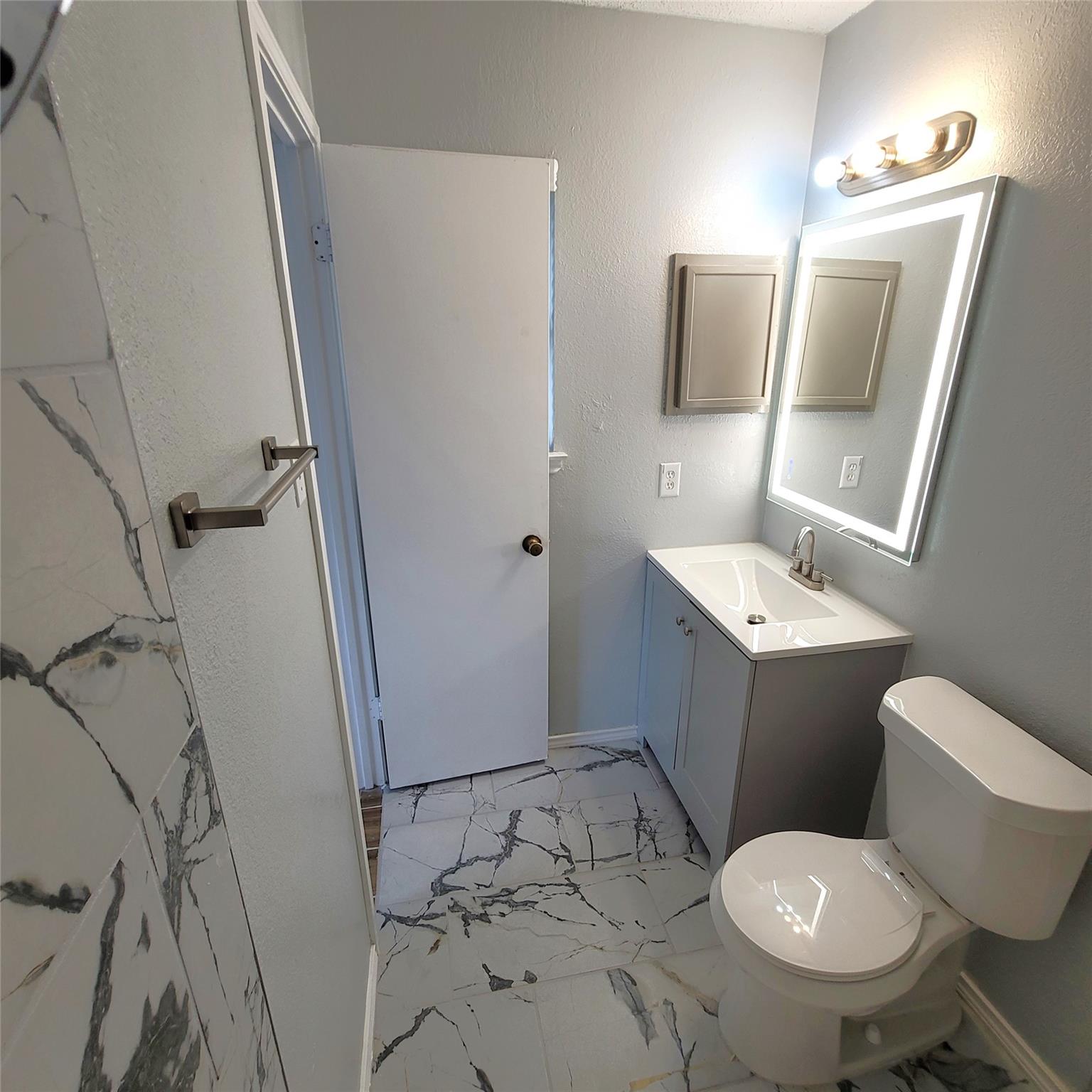 1306 York Castle Dr # B, Pflugerville, TX 78660