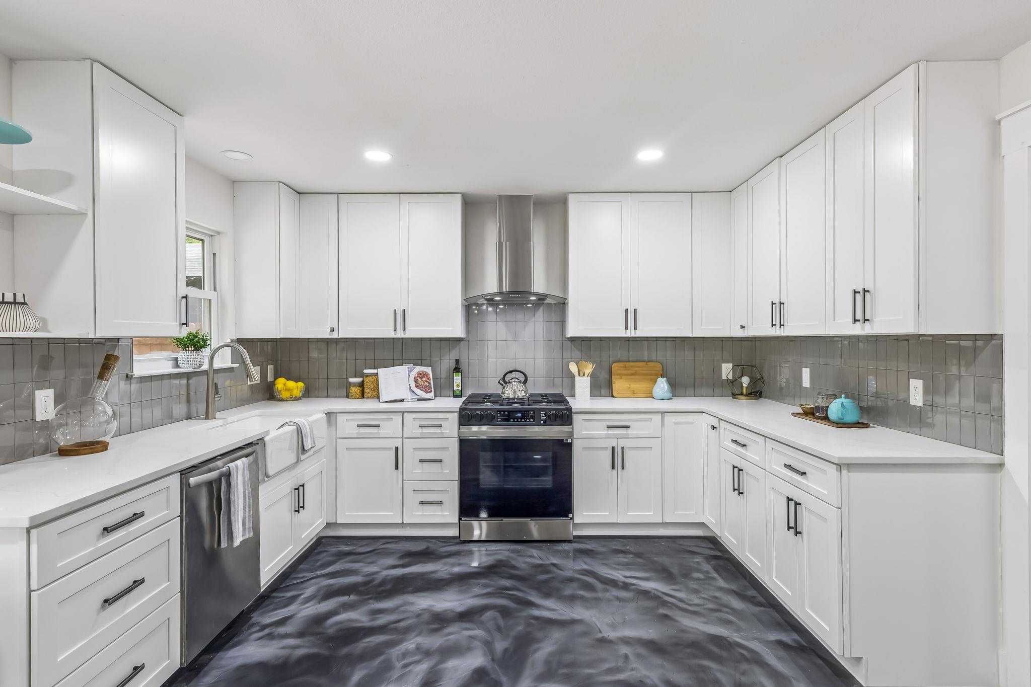 8921 Corran Ferry Dr, Austin, TX 78749