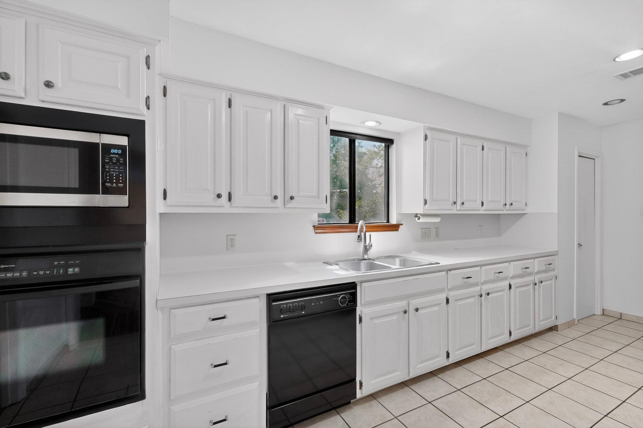 5107 McKittrick Canyon Dr, Austin, TX 78759