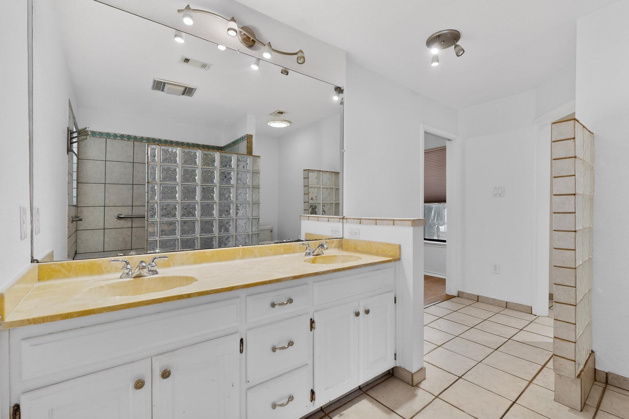 5107 McKittrick Canyon Dr, Austin, TX 78759