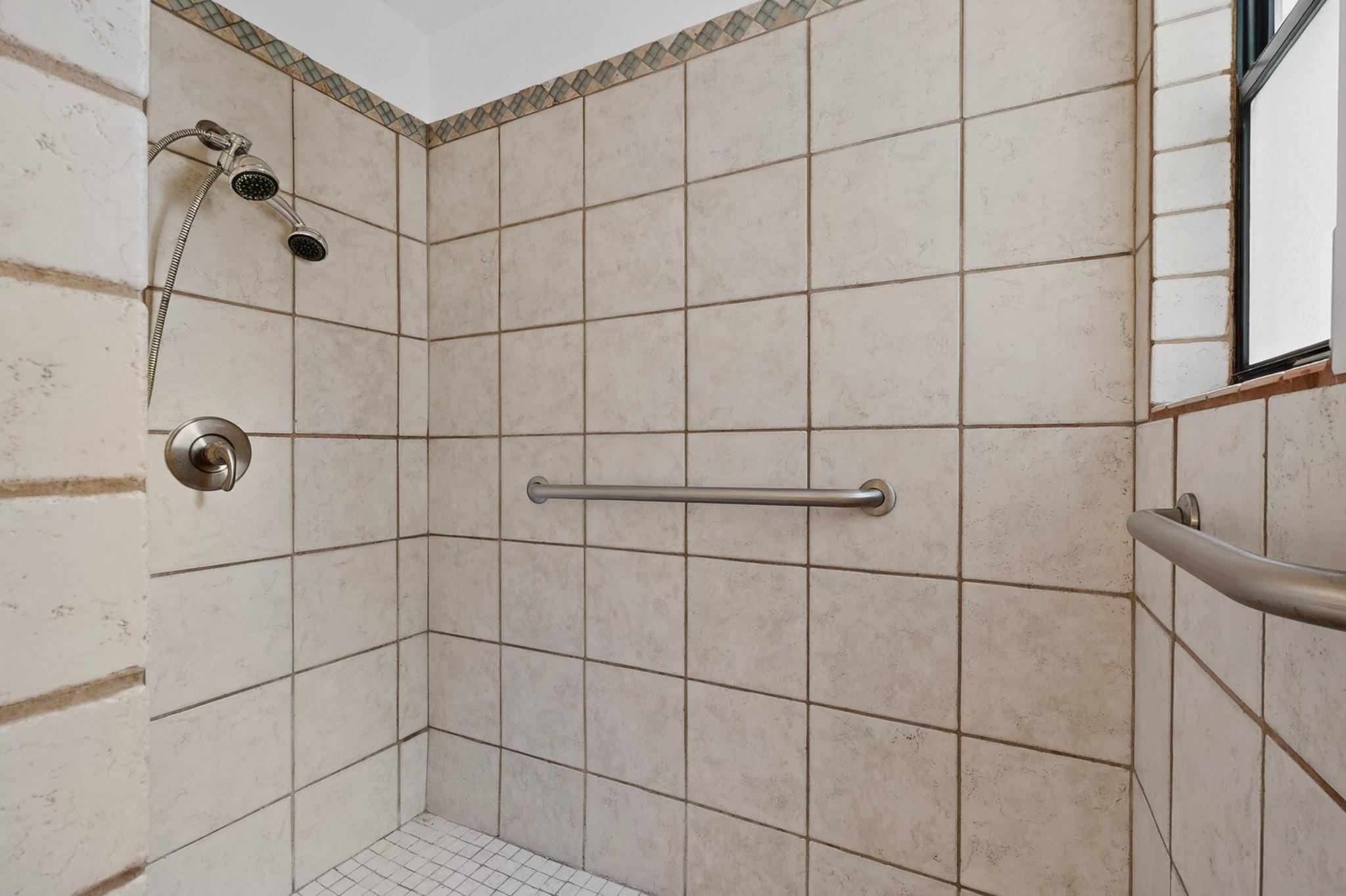 5107 McKittrick Canyon Dr, Austin, TX 78759