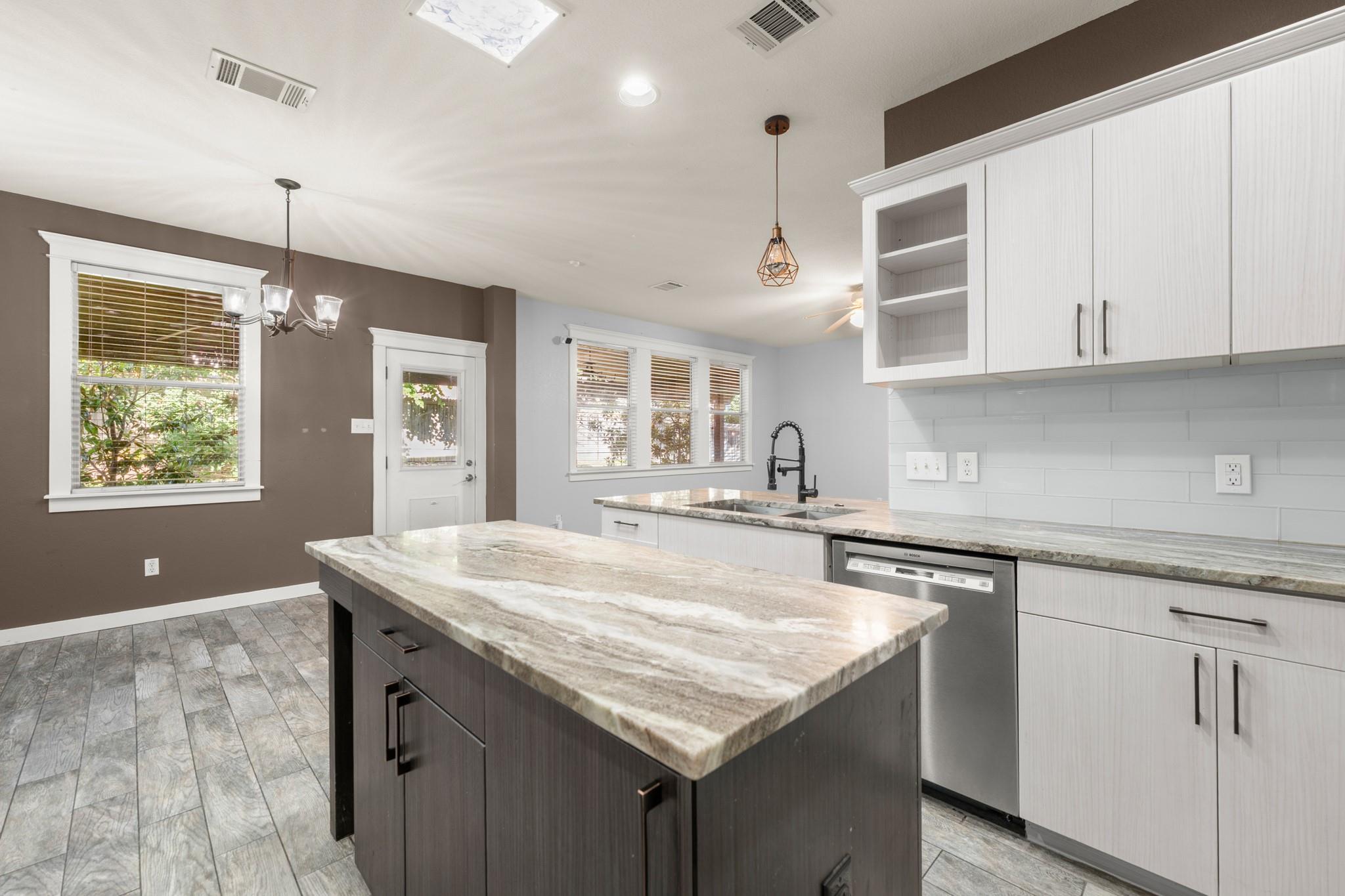 411 Olmos Dr, Leander, TX 78641