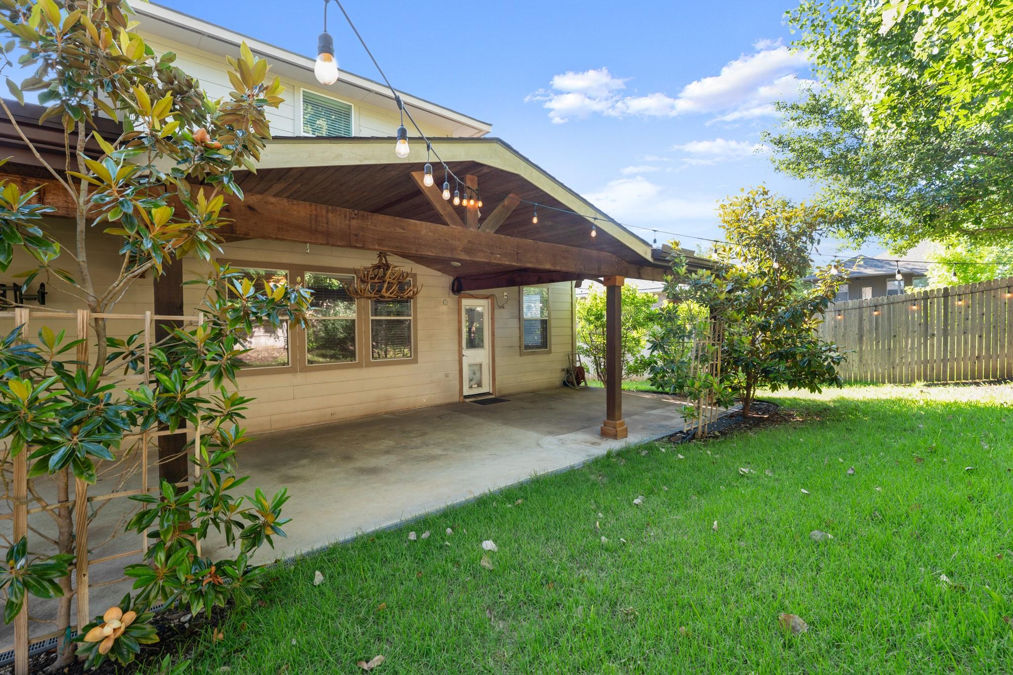 411 Olmos Dr, Leander, TX 78641