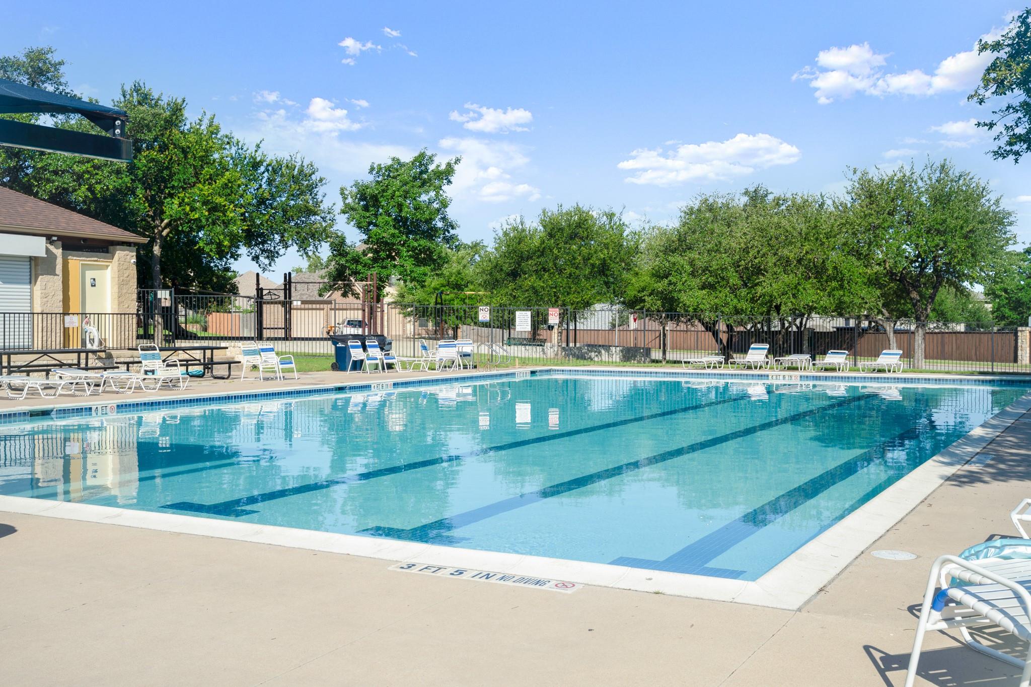 411 Olmos Dr, Leander, TX 78641