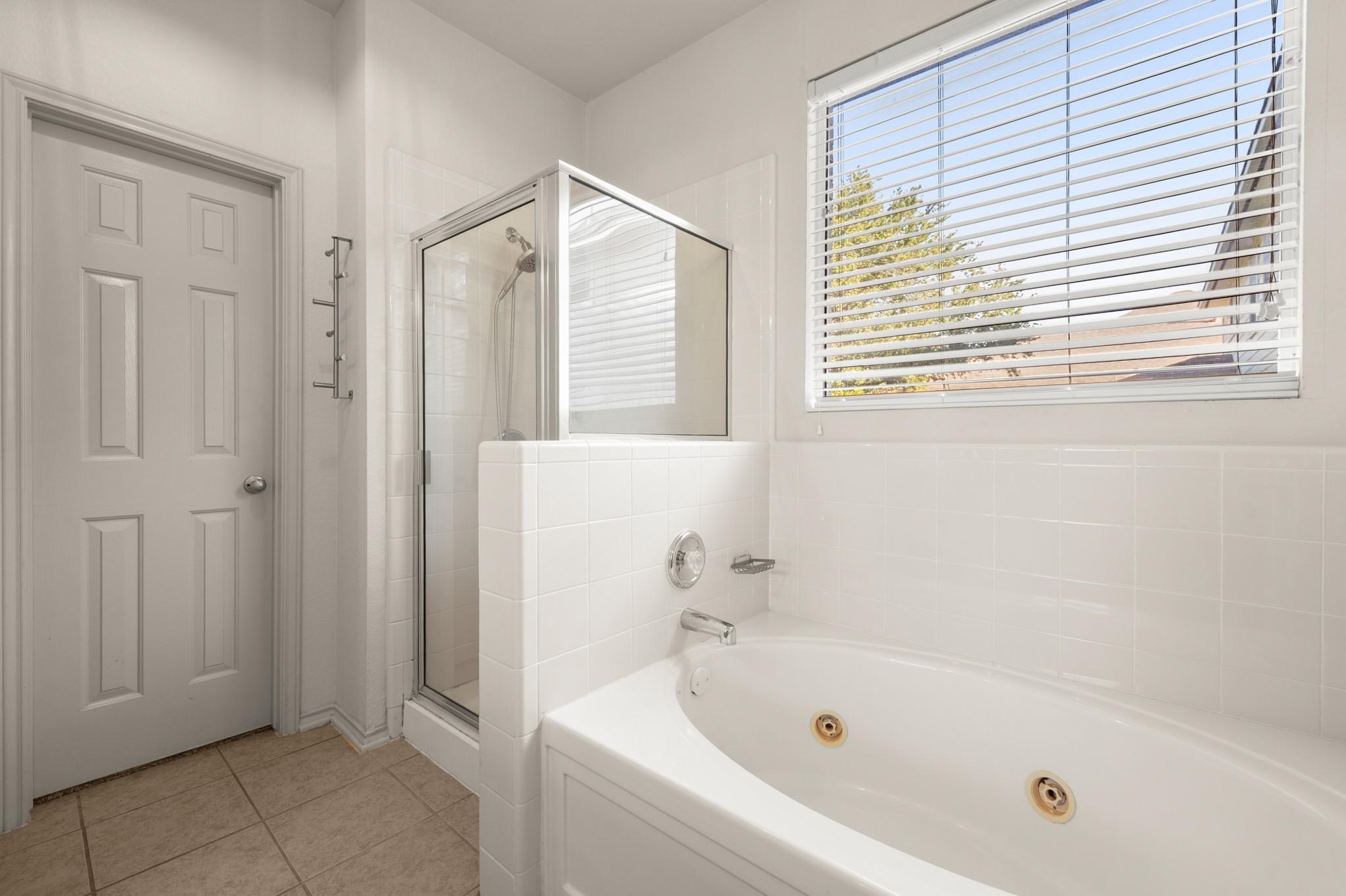 411 Olmos Dr, Leander, TX 78641