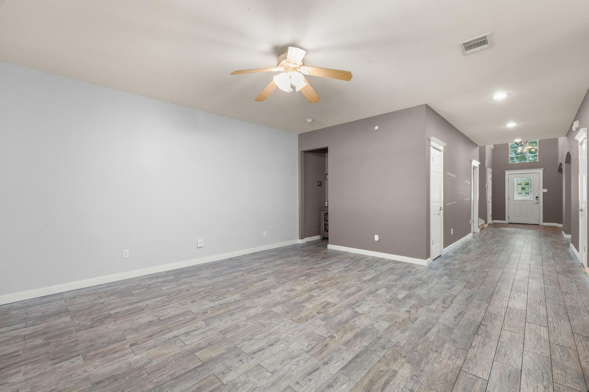 411 Olmos Dr, Leander, TX 78641