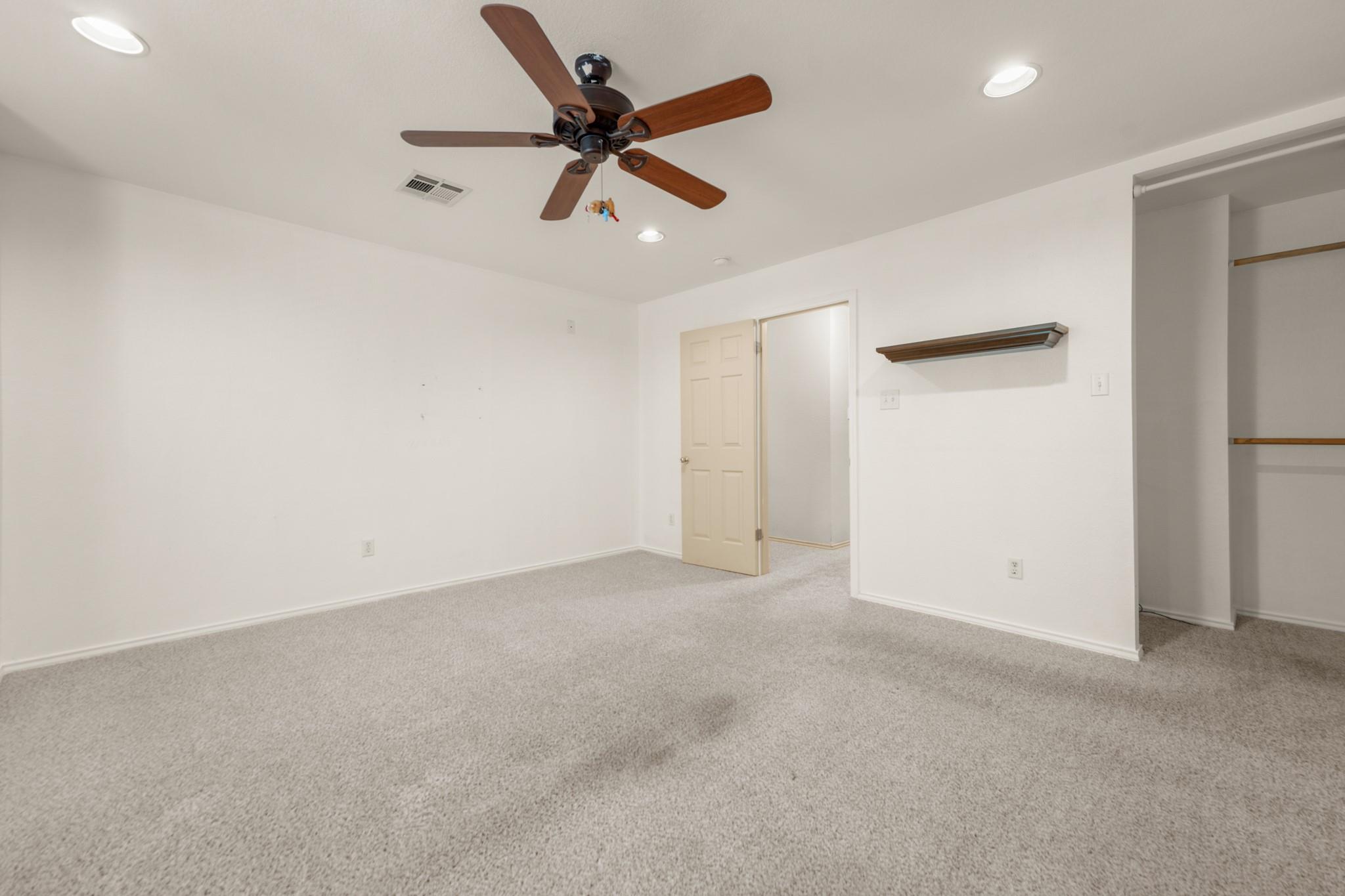 411 Olmos Dr, Leander, TX 78641