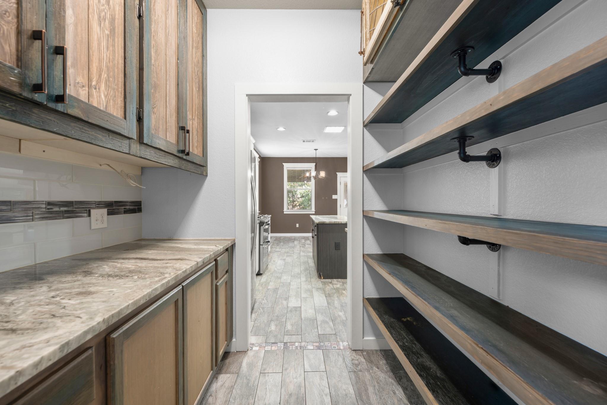 411 Olmos Dr, Leander, TX 78641