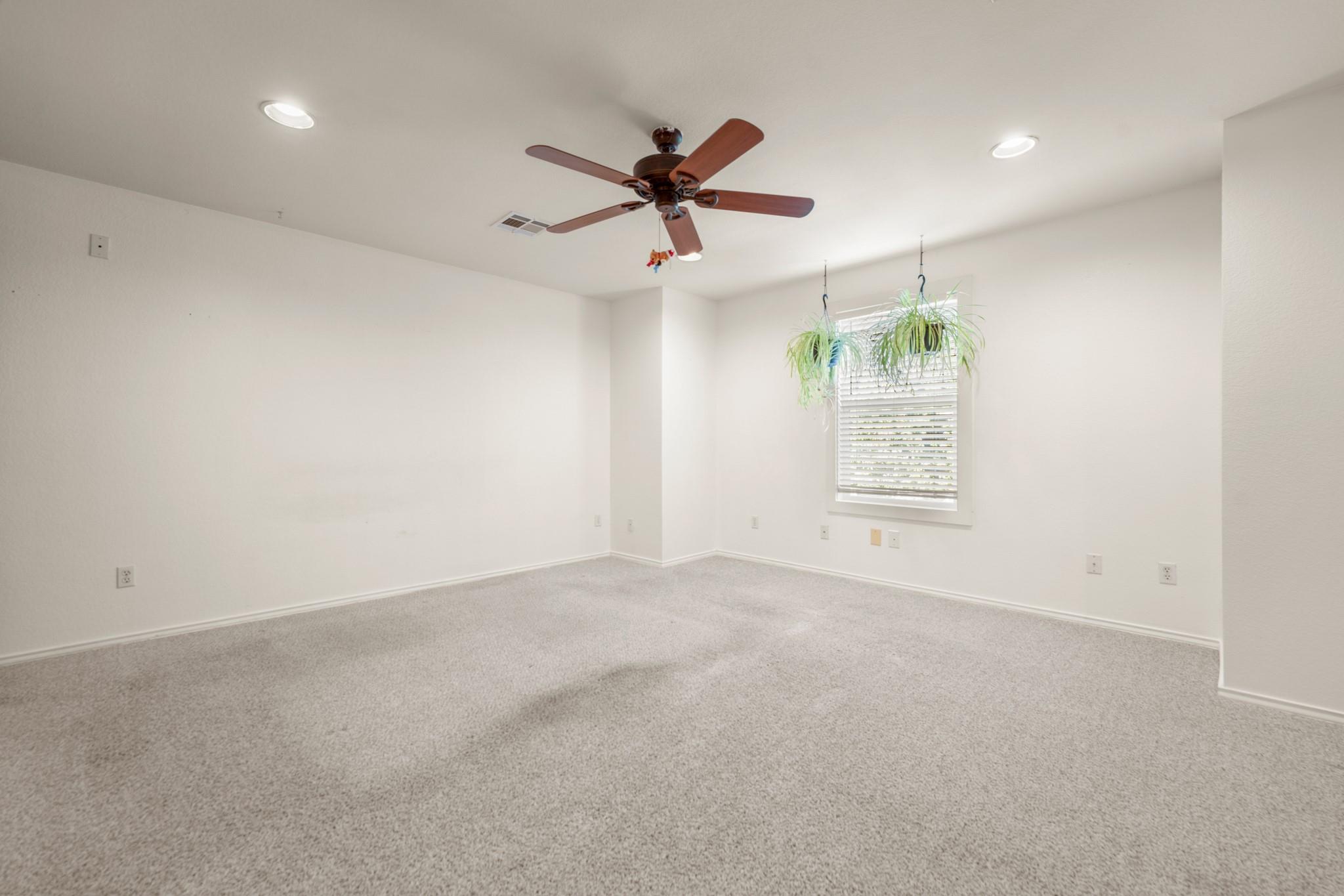 411 Olmos Dr, Leander, TX 78641