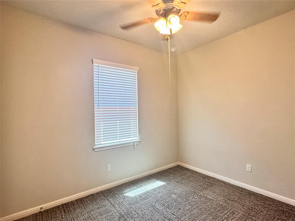 137 Rustic Glen Dr, San Marcos, TX 78666