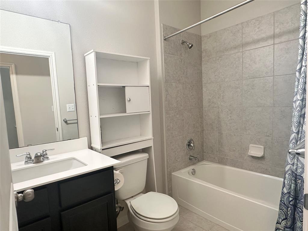 137 Rustic Glen Dr, San Marcos, TX 78666