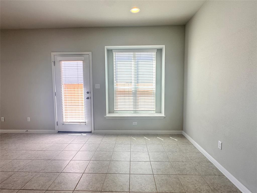 137 Rustic Glen Dr, San Marcos, TX 78666