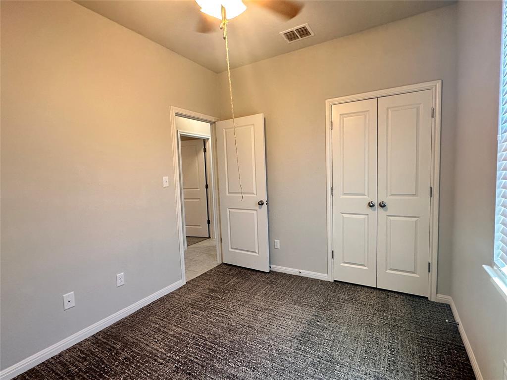 137 Rustic Glen Dr, San Marcos, TX 78666