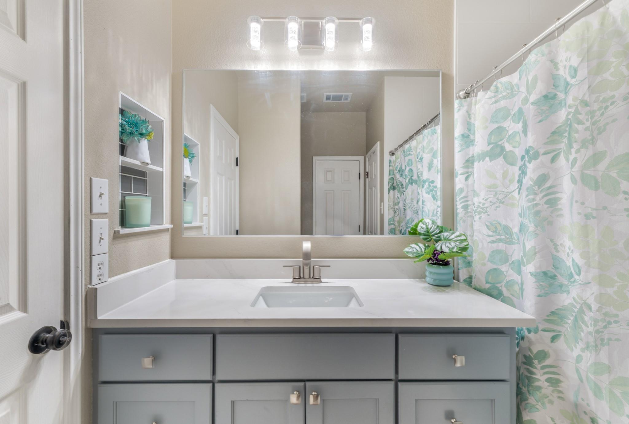 1015 Hondo Ln, Hutto, TX 78634