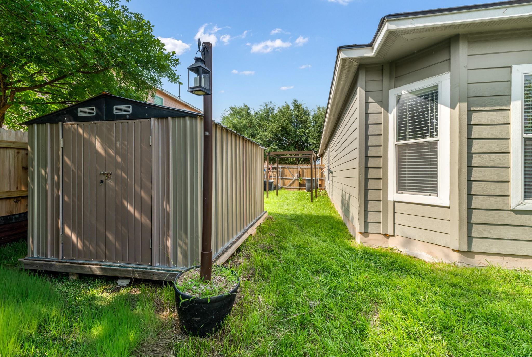 1015 Hondo Ln, Hutto, TX 78634