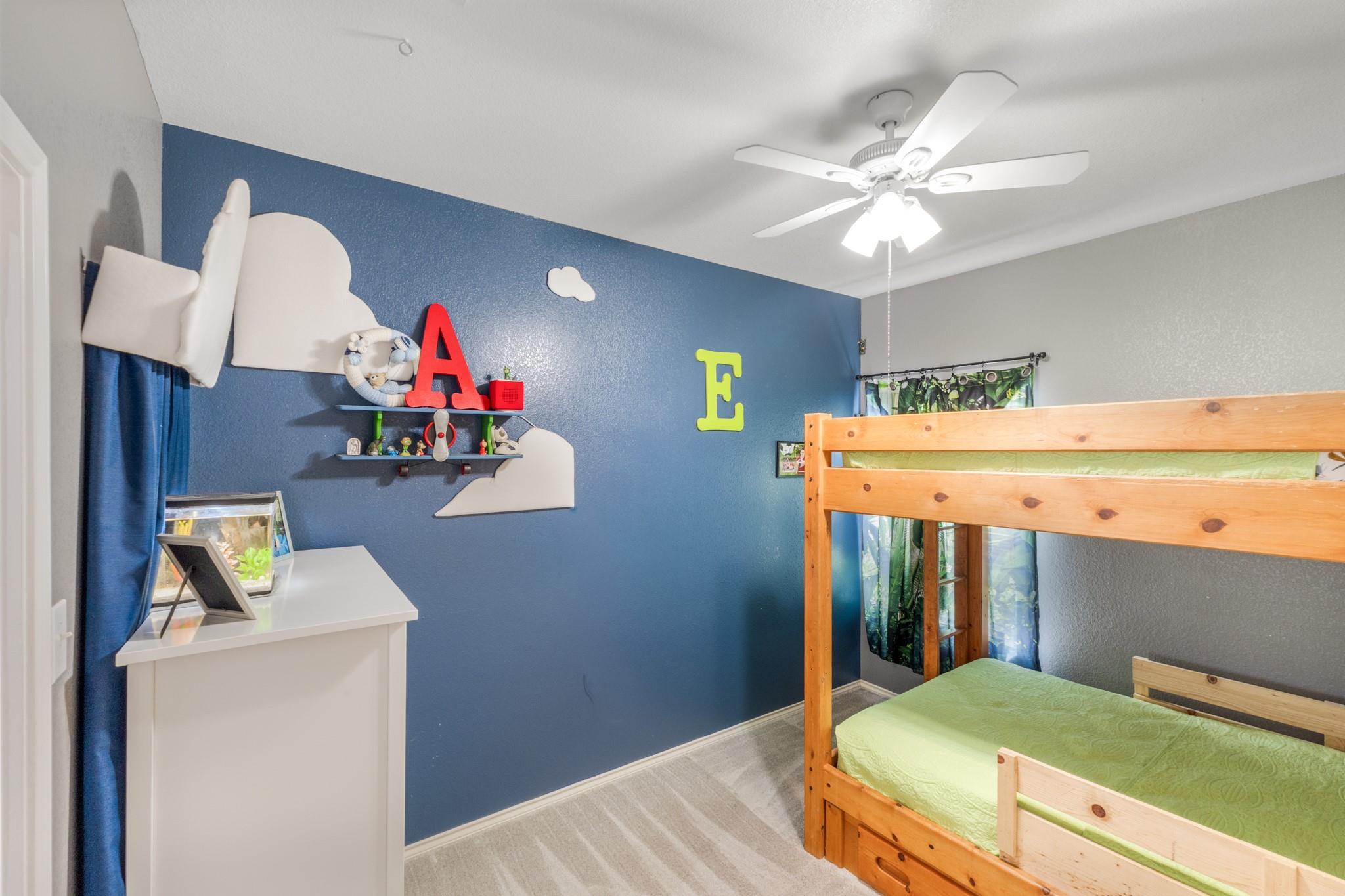 1015 Hondo Ln, Hutto, TX 78634