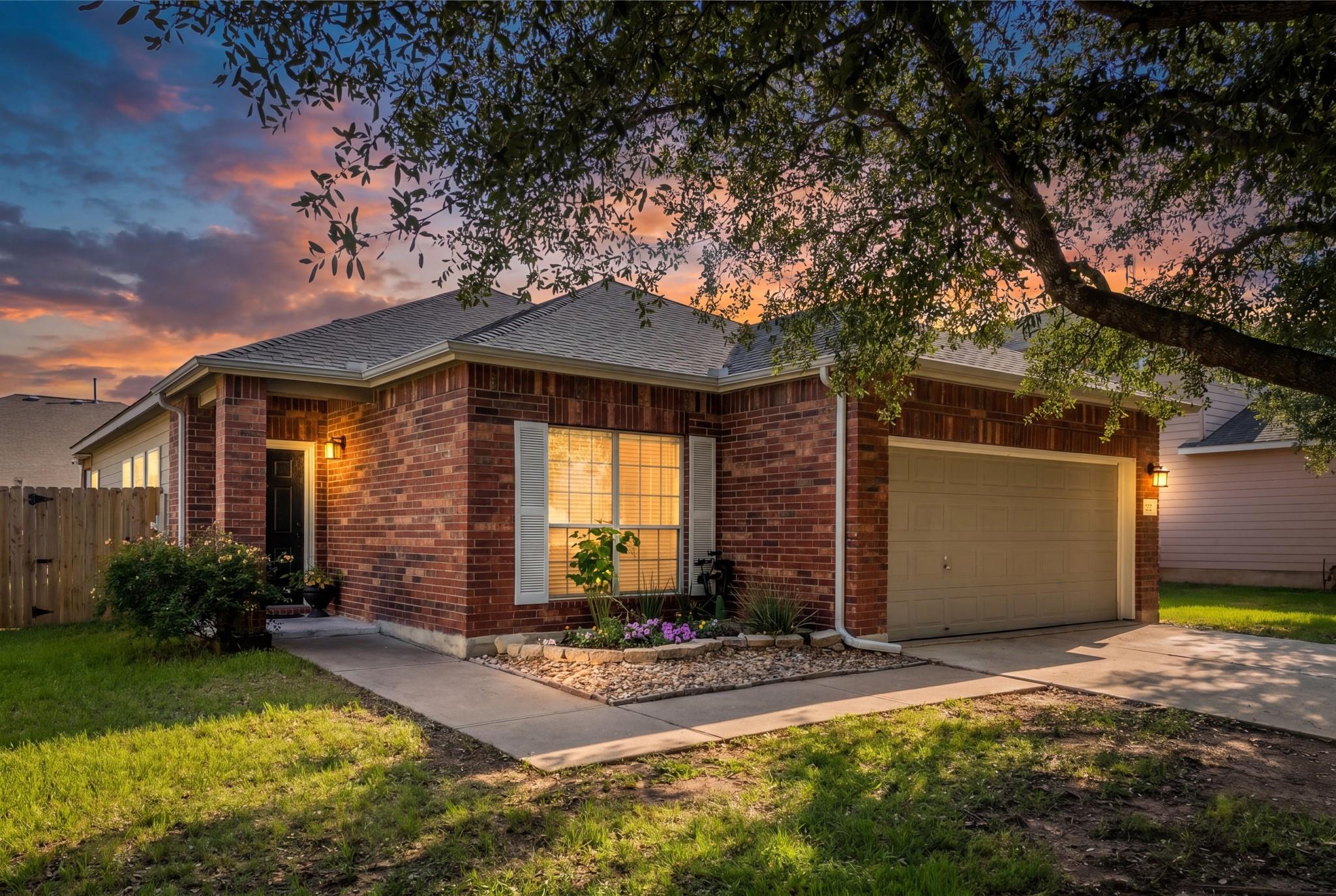 1015 Hondo Ln, Hutto, TX 78634