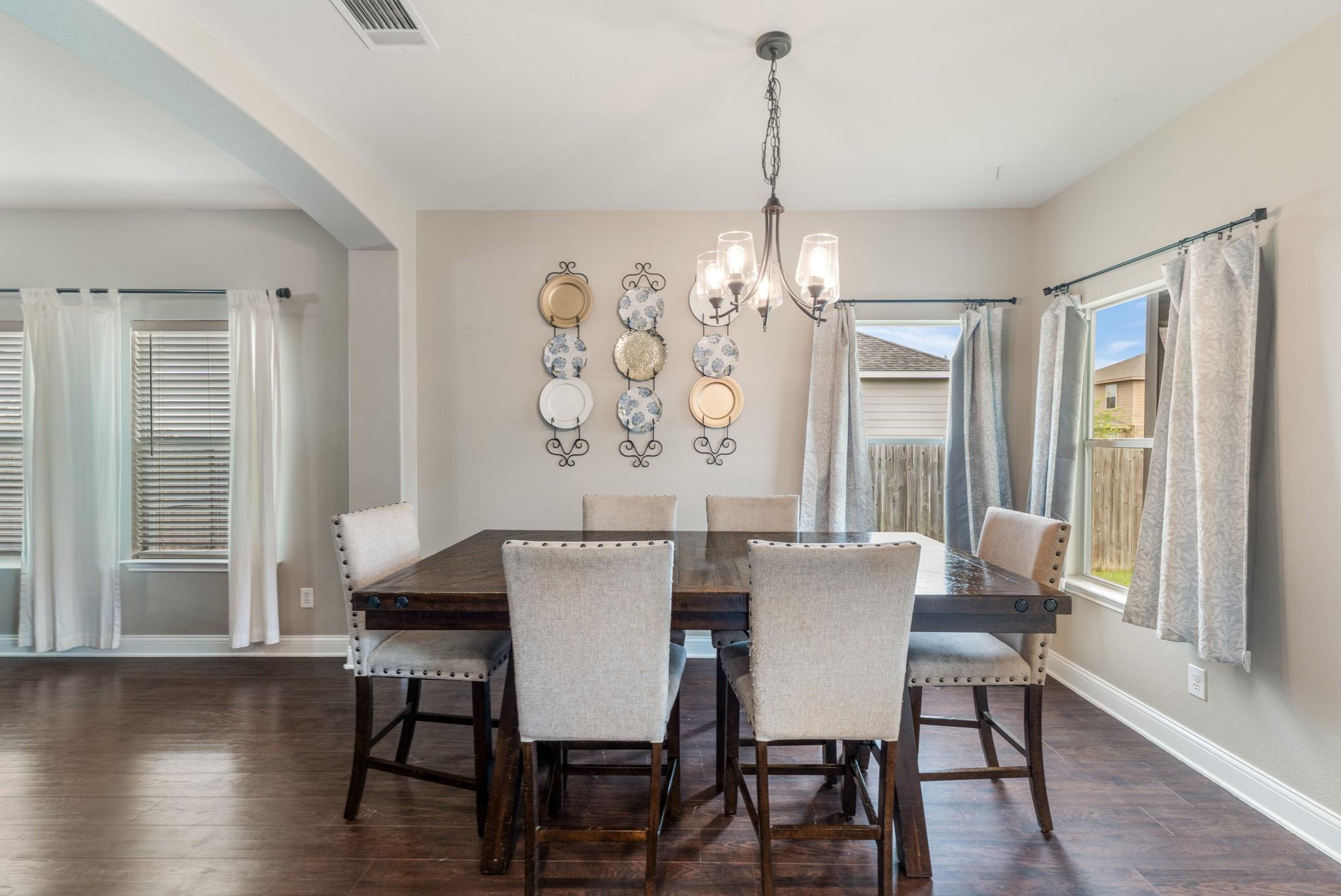 1015 Hondo Ln, Hutto, TX 78634