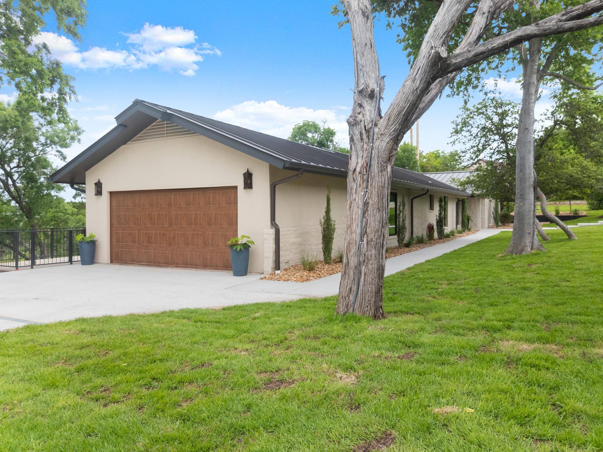 1414 Redbud Trl, West Lake Hills, TX 78746