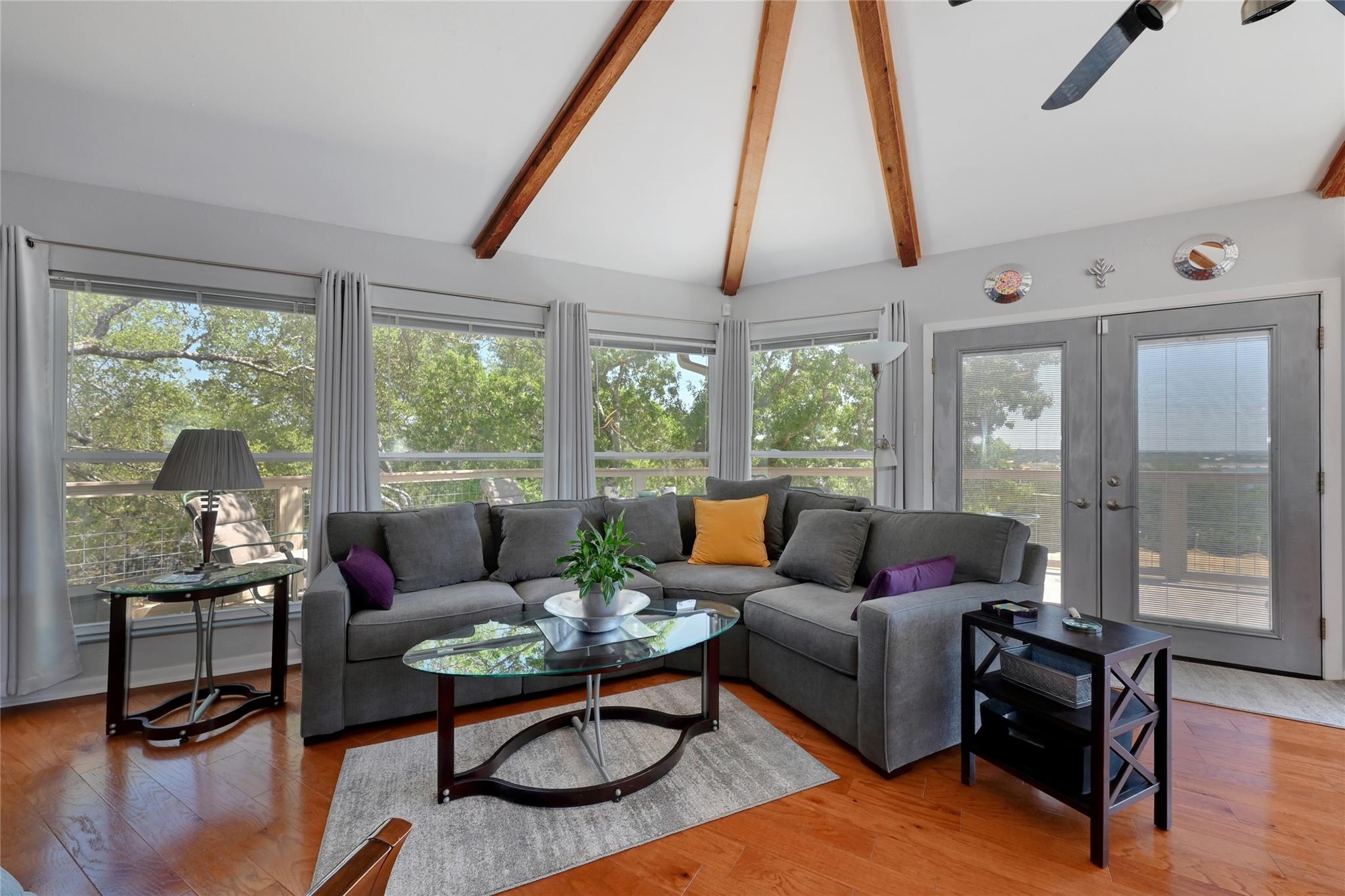 2437 Crosswind Dr, Spicewood, TX 78669