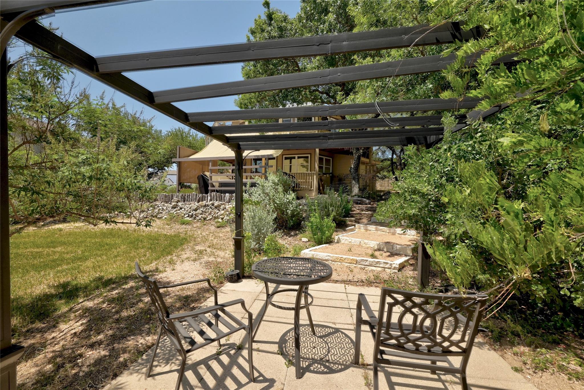 2437 Crosswind Dr, Spicewood, TX 78669