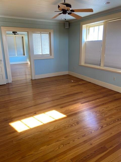 321 N Main St, Taylor, TX 76574