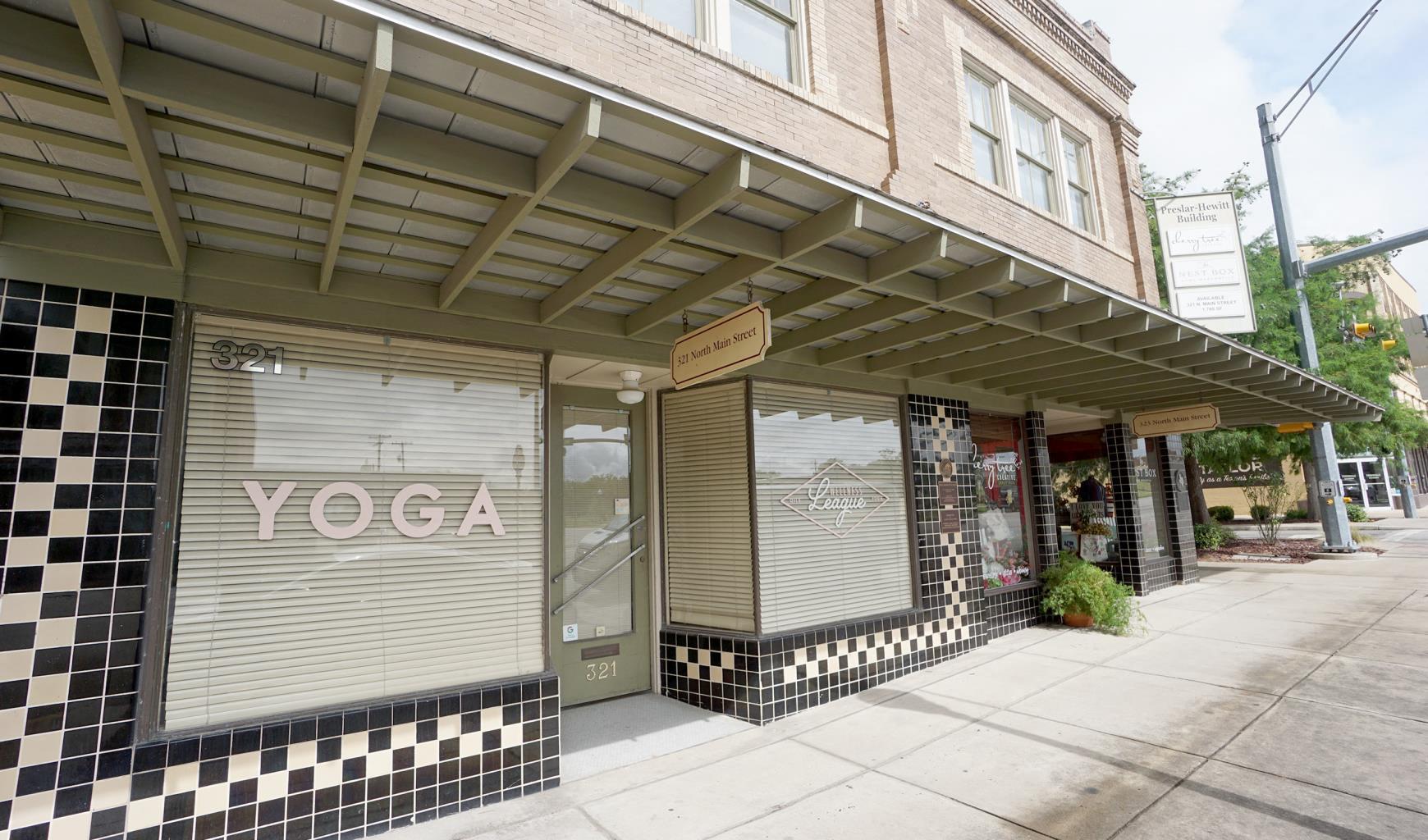 321 N Main St, Taylor, TX 76574