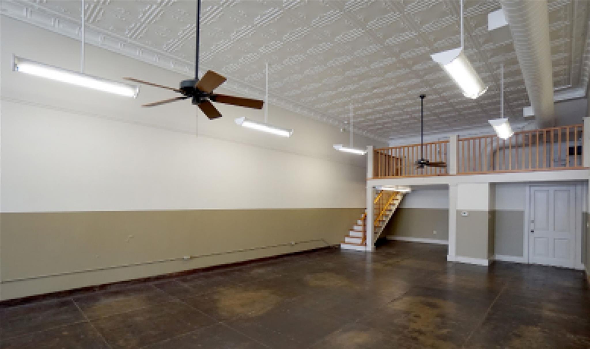 321 N Main St, Taylor, TX 76574