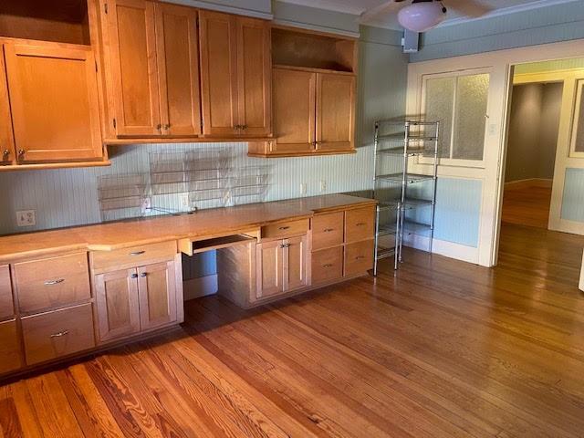 321 N Main St, Taylor, TX 76574