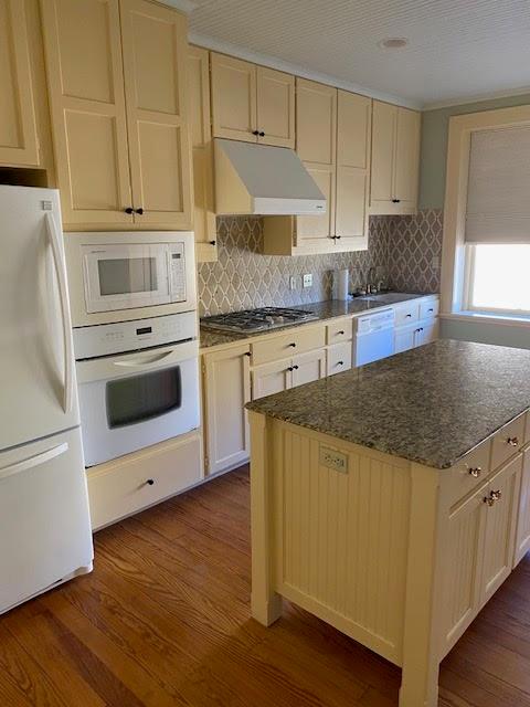 321 N Main St, Taylor, TX 76574